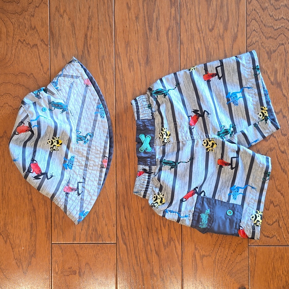 U Skinz Swim Trunks Hat Set Matching Grey Stripes Tropical Frogs Toddler Size 2T